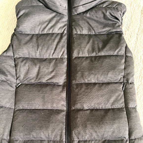 UniQlo Down Puffer Gray Vest - Size Small - Picture 4 of 7